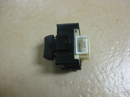 06-11 LEXUS GS300 GS350 FRONT RIGHT WINDOW LOCK SWITCH OEM - Picture 2 of 3