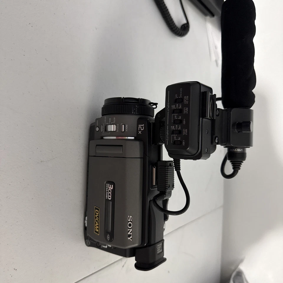 Sony DSR-PDX10 Camcorder DVCAM miniDV & Accessories TESTED from USA - Image 3 of 4