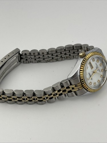 Orologio Armitron Now Donna 25mm Bicolore Data Giorno MOP 75/2475-Batteria Nuova - Foto 5 di 8