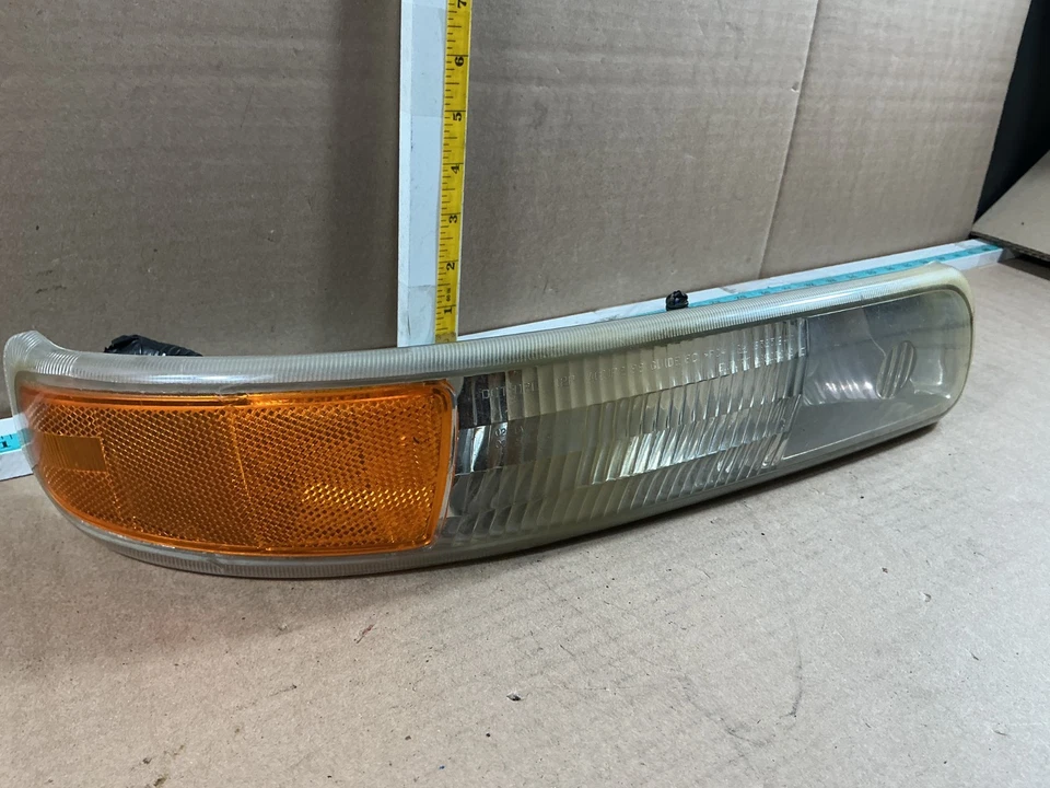Chevrolet Tahoe 2000-2006 pasajero derecho esquina lateral/estacionamiento luz intermitente Foto 3 de 4