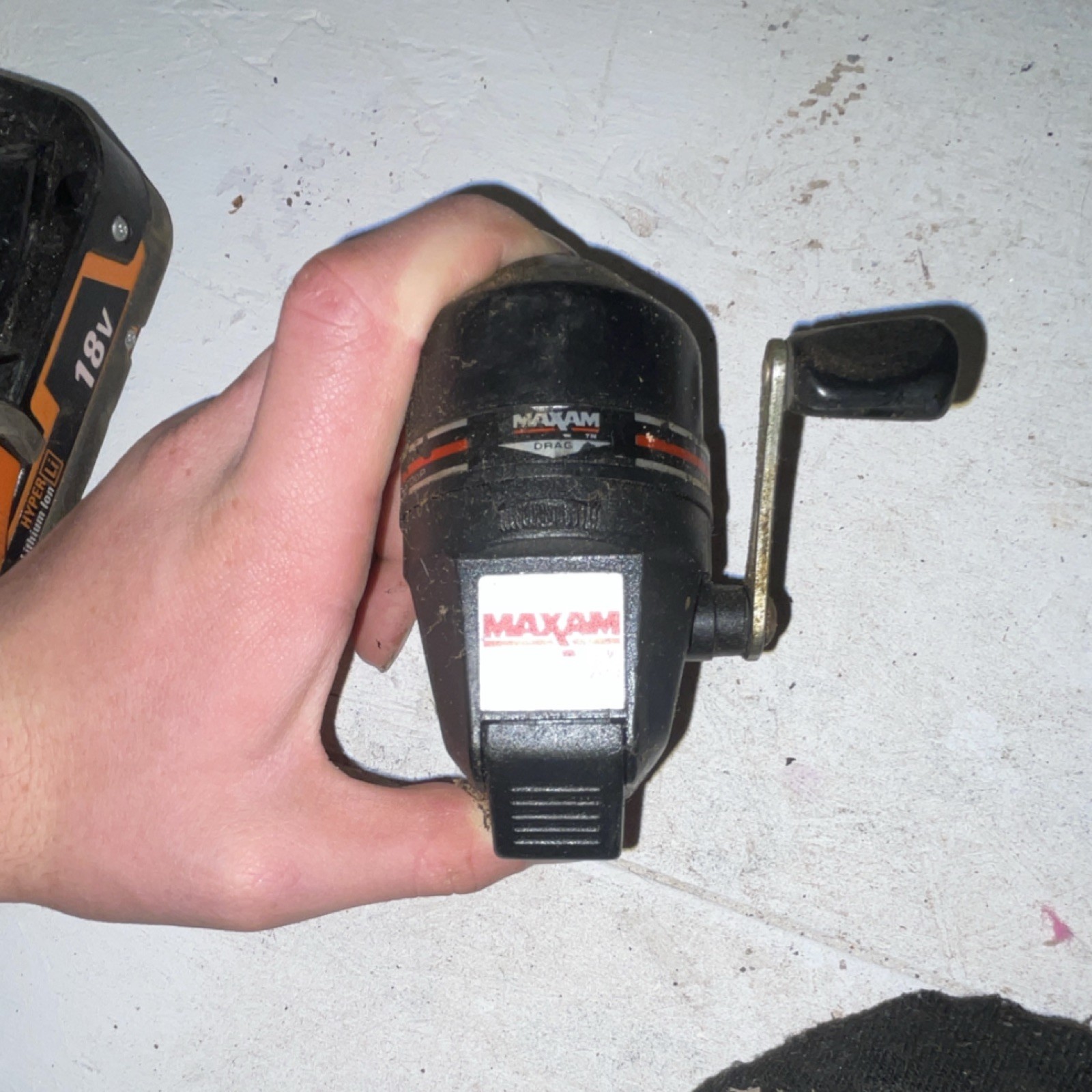 Maxam S-700 Spincast Reel Black Closed-Face Casting Fishing 