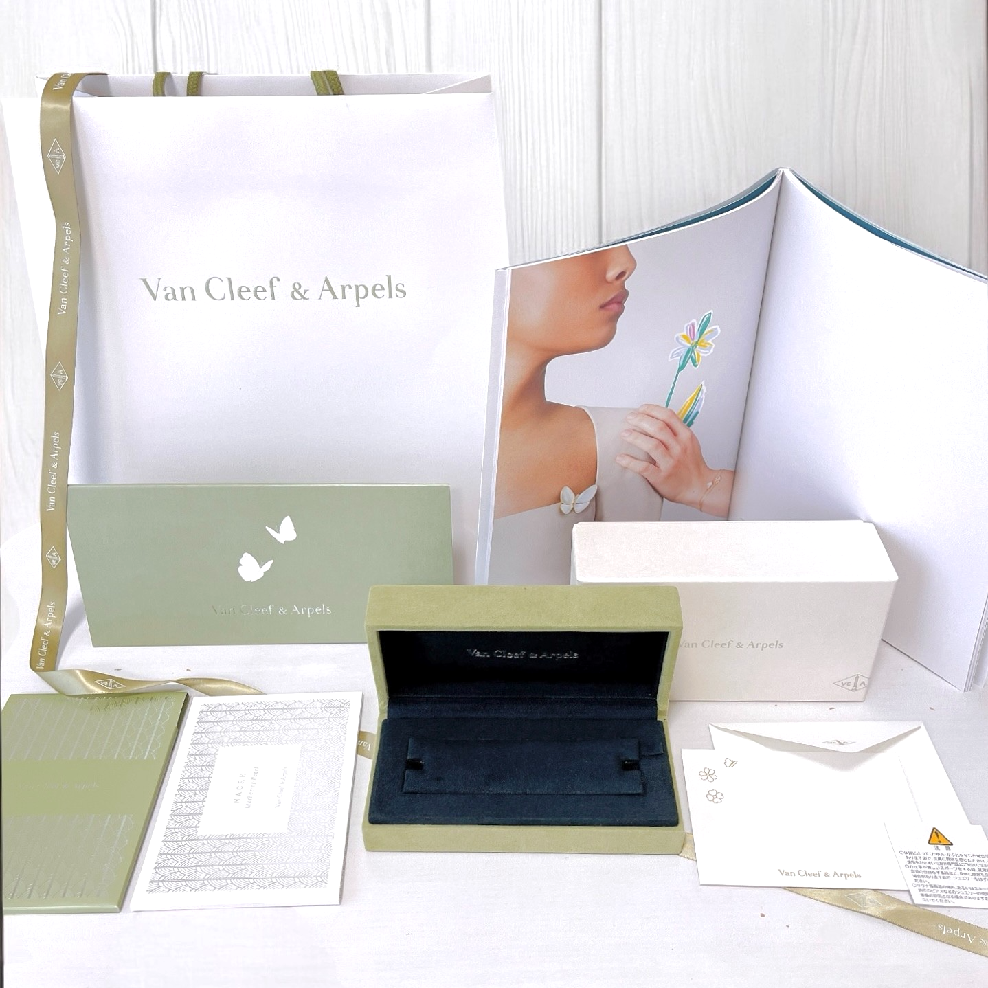 Van Cleef & Arpels Bracelet Gift Set with Box Bag Ribbon Case & Booklet #02