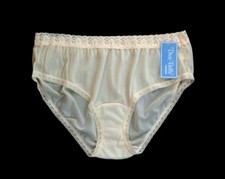 DIXIE BELLE 100 Nylon Pearl Beige Hipster Brief Size 6/Medium
