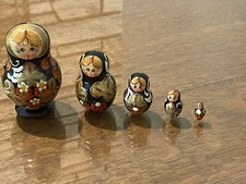 Vintage russian nesting dolls, Beautiful Excellent Condition