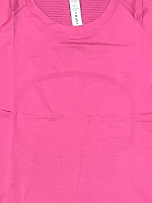 未使用lululemon Swiftly Tech Short Swiftly Tech Short-Sleeve Shirt 2.0 *Waist Length