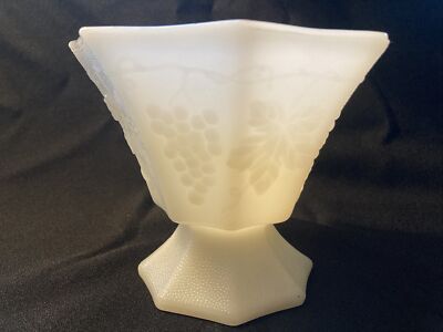 Vintage WHITE MILK GLASS Pedestal Footed Bowl Compote Grapes Candy/Fruit Dish