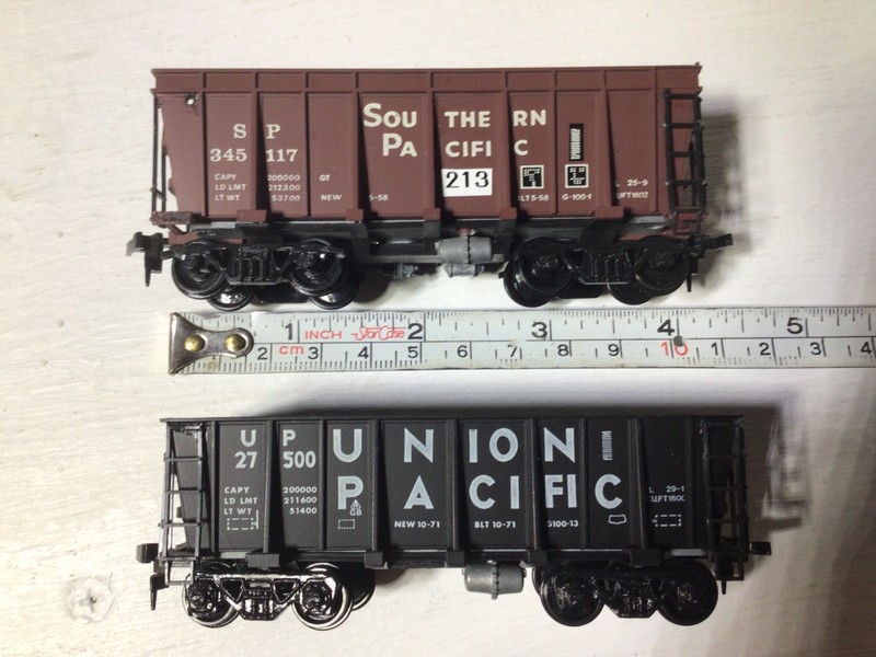 Roundhouse old timer coal cars in HO scale