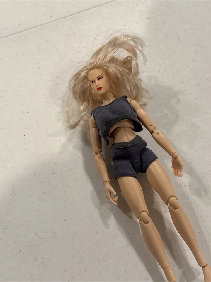 🔥CY GIRLS CUERPO PERFECTO 12 pulgadas BBI EDICIÓN RUBIA SUPER RARA Foto 2 de 4