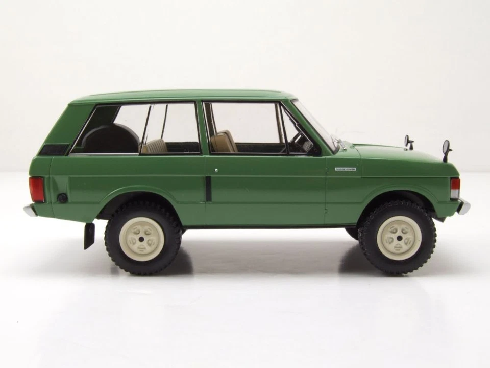 Land Rover Range Rover RHD 1970 Verde Modellino 1:24 Whitebox - Immagine 4 di 4