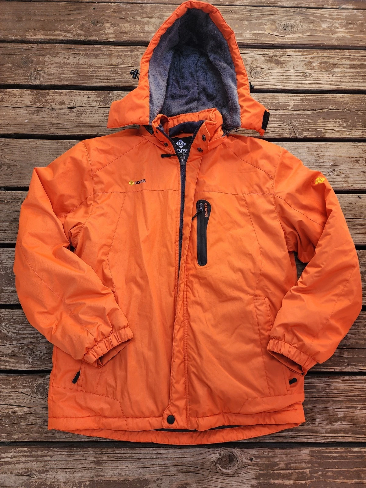 GEMYSE Mountain Waterproof Ski Snow Jacket Windproof Rain Winter Men Size Medium