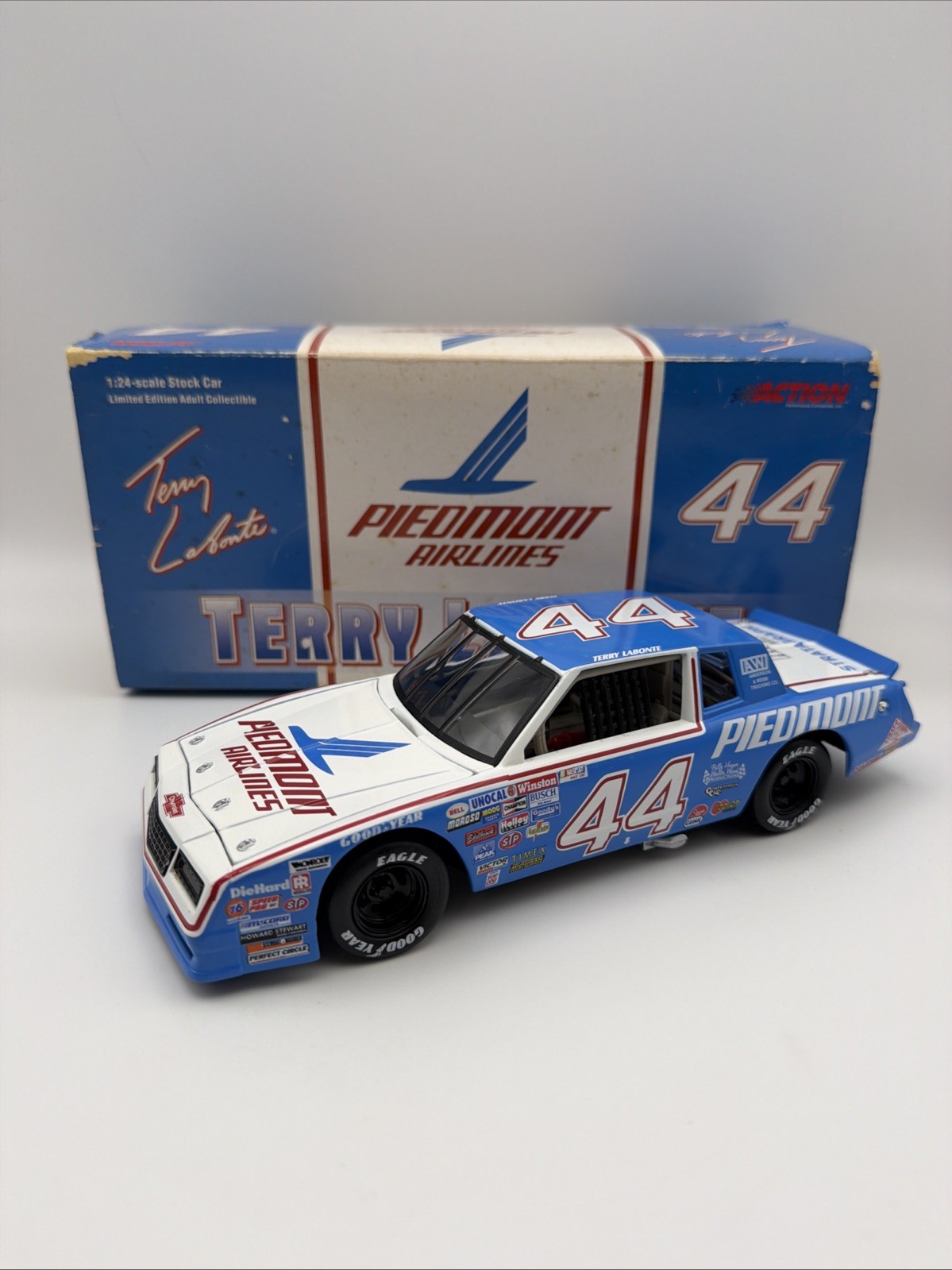 Action NASCAR Racecar Bank Terry Labonte White Blue 1984 Monte Carlo 1:24