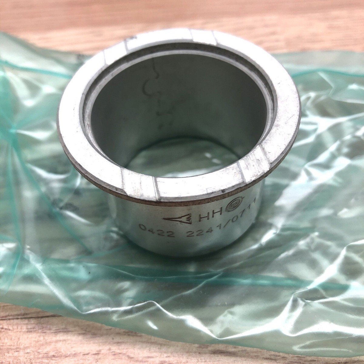 DEUTZ 04222241 FLANGED BUSH | eBay