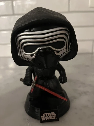 Funko Pop! Vinyl: Star Wars - Kylo Ren - (Helmet) - #77