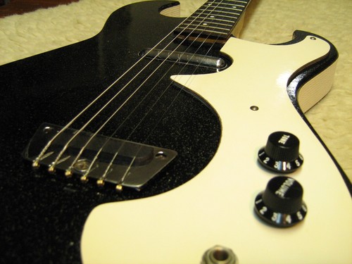 Silvertone 1448 1963-64 Black Sparkle Guitar/Amp in Case - Picture 9 of 21