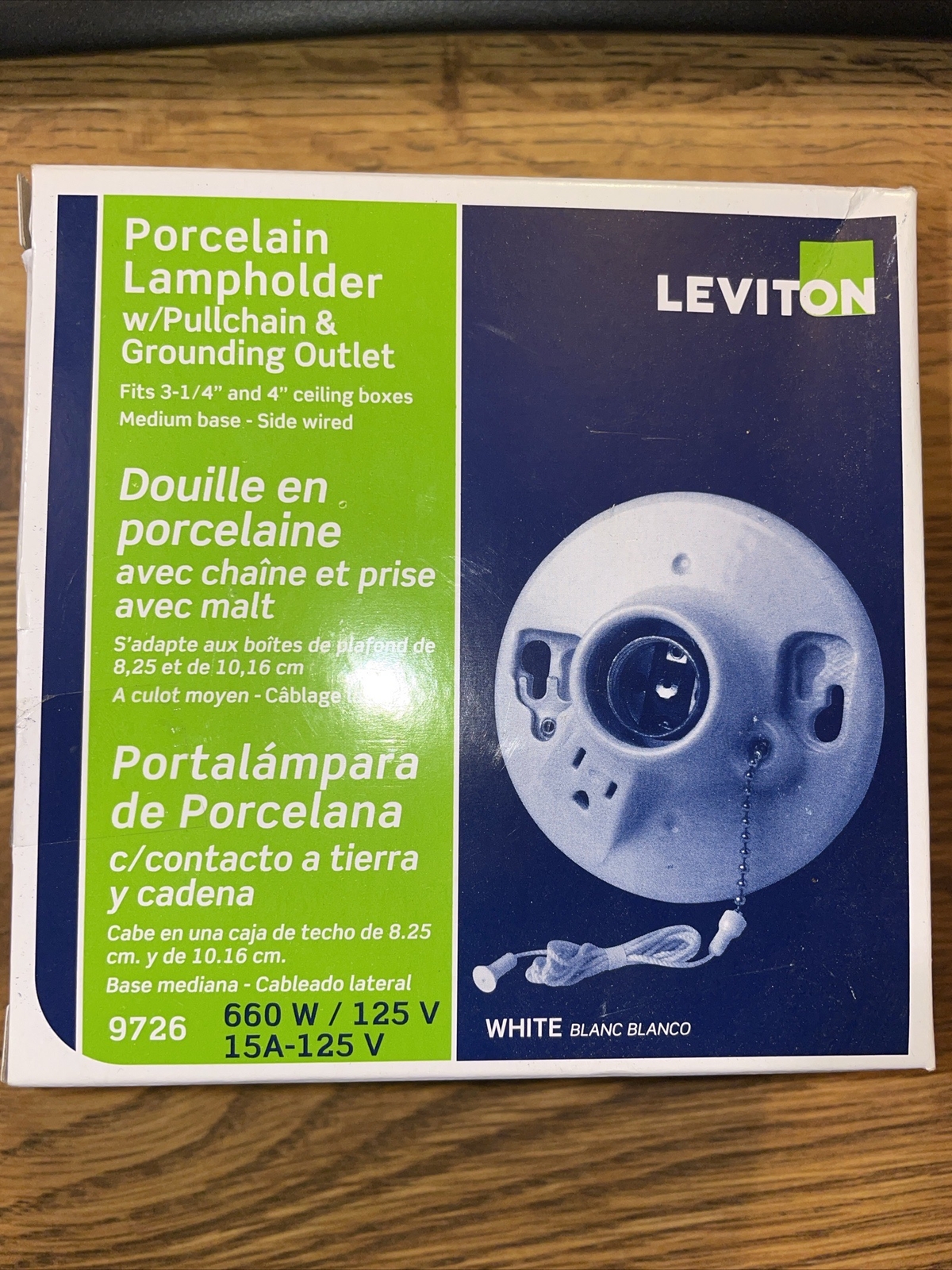 NEW Porcelain Leviton Lampholder with pull chain and Grounding Outlet