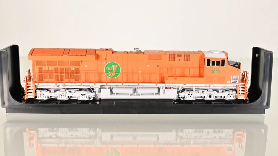 InterMountain ET44AC CN EJ&E Heritage 3023 DCC w/Sound HO scale - Image 3 of 4
