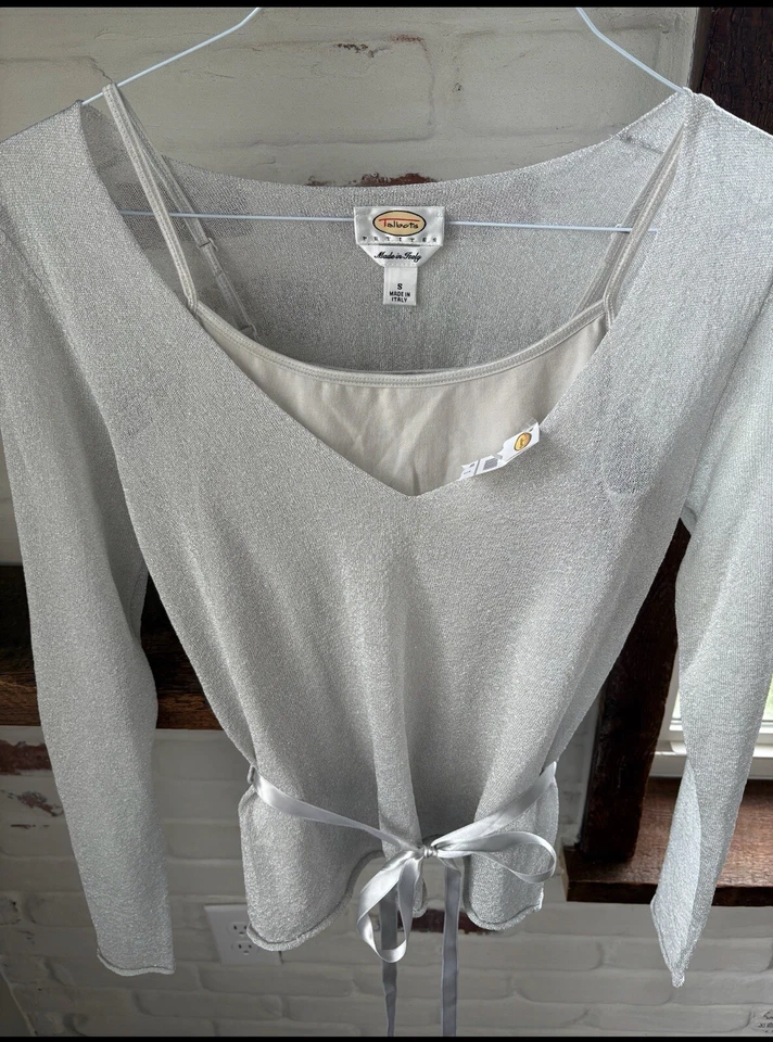 Top envolvente brillante transparente y cami TALBOT’S - (nuevo con etiquetas) gris/plateado pajarita talla S Italia Foto 2 de 4