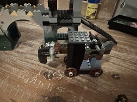 LEGO 8822 Castle Knights Kingdom Gargoyle Bridge 95% Complete Set vintage