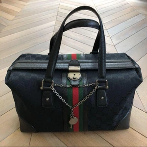 Sac à bandoulière GUCCI Sherry Line motif GG Boston du Japon