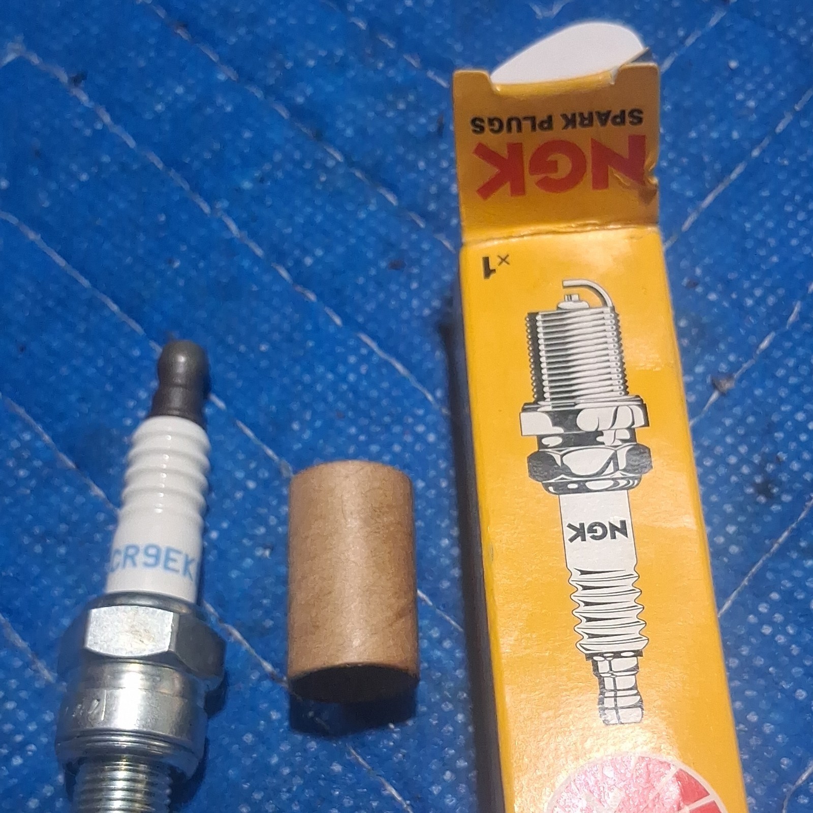 NGK Cr9ekb Spark Plug  Solid Tip