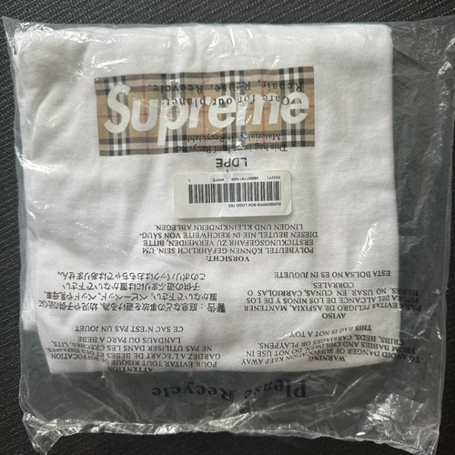 Tee shirt Supreme Burberry White Box Logo SS22 Blanc Large Neuf avec étiquette