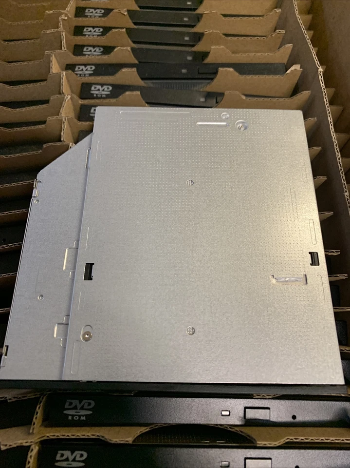 Dell/HP Super Multi SATA Slim DVD-ROM DU90N ODKC2X. 3/8 inch thickness - Image 3 of 4