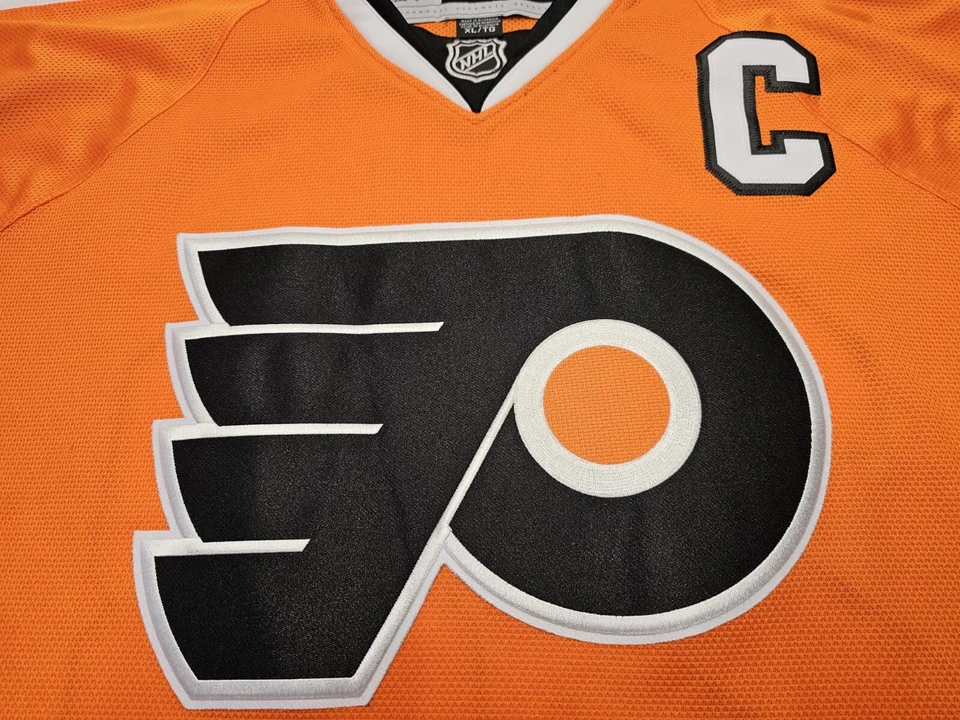 Camiseta de Capitán Claude Giroux Philadelphia Flyers NHL #28 Talla XL Reebok Foto 3 de 4