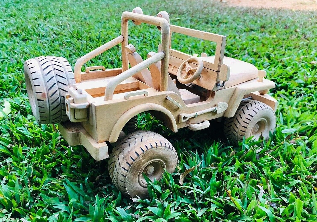 Small children store jeep