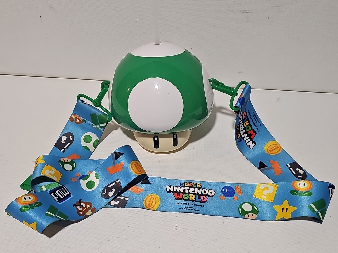 Super Nintendo World 1-Up Mushroom Drink SipperCup Green Uni