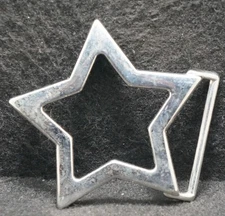 XD21165 SWEETVINTAGE 1970s CUT-OUT *STAR* UNISEX FASHION SILVERTONE BELT BUCKLE