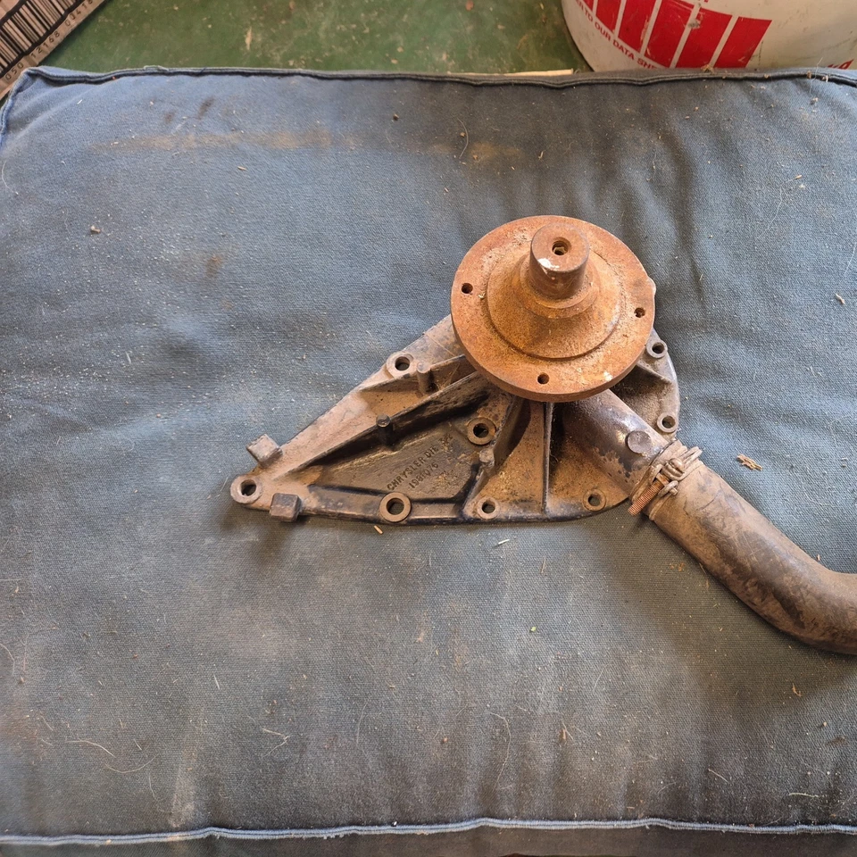 Hillman Hunter Water Pump OE Chrysler die 5/2 Part NOS 1981076 - image 2 of 4