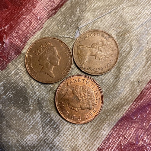 3 Münzen England 1980, 1989, 2000 2 Pence