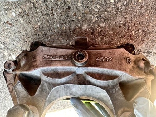 Infiniti FX50 Q50 G37 M37 Akebono Front Brake Calipers LH+RH