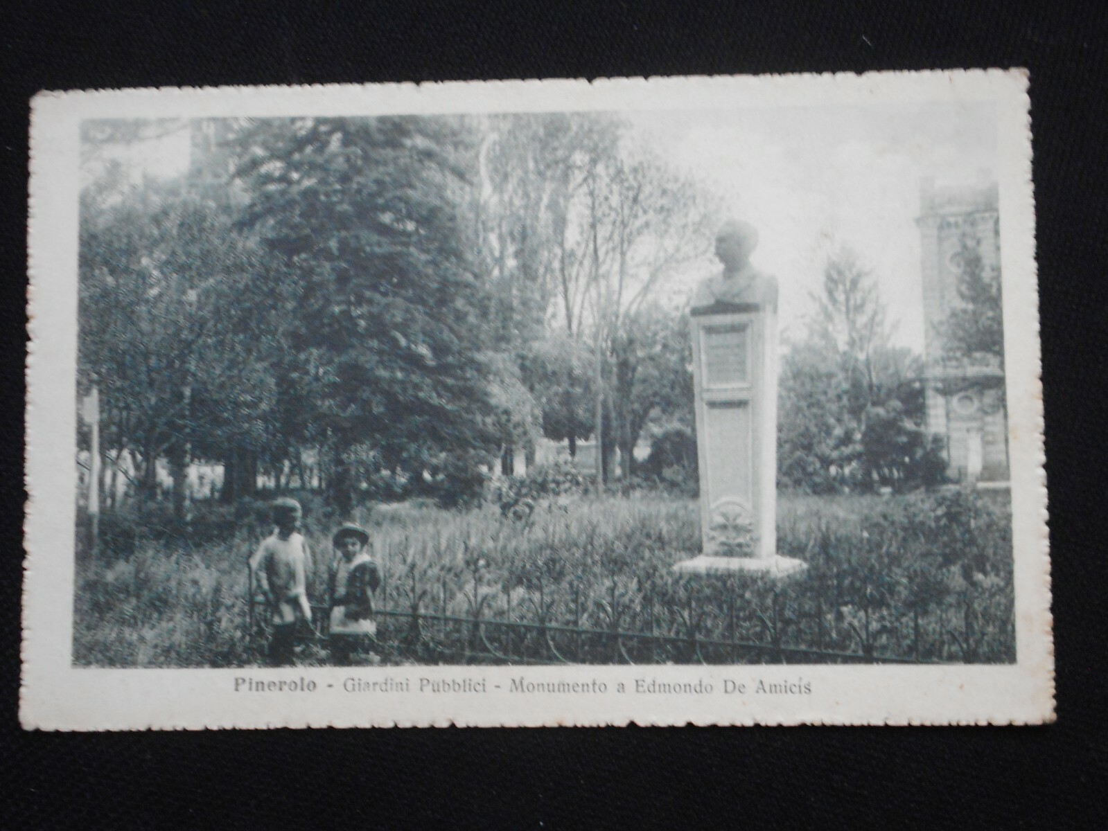 Foto 1 di 2