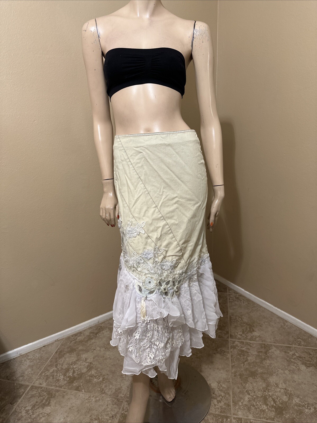 Picture 2 of 24