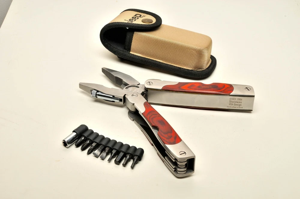 Multi Tool with Jeep carrying case