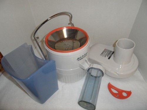 Jack LaLanne's Power Juicer CL-003AP Juicing - Picture 7 of 8