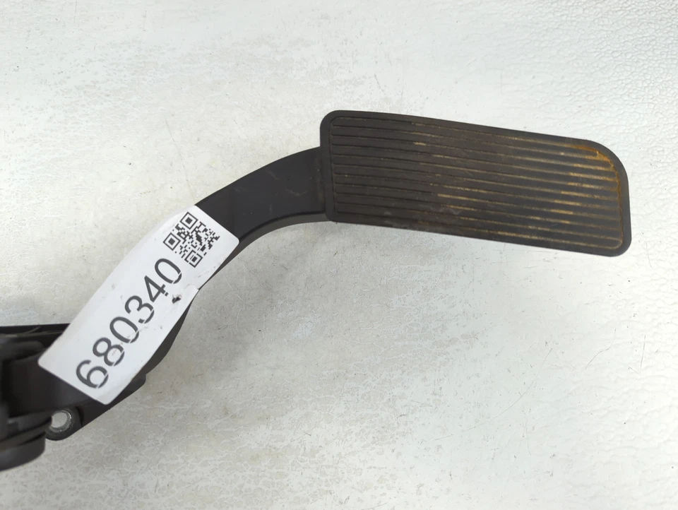 Chevrolet Silverado 1500 2008 acelerador de acelerador pedal de gasolina UBBNU Foto 3 de 4