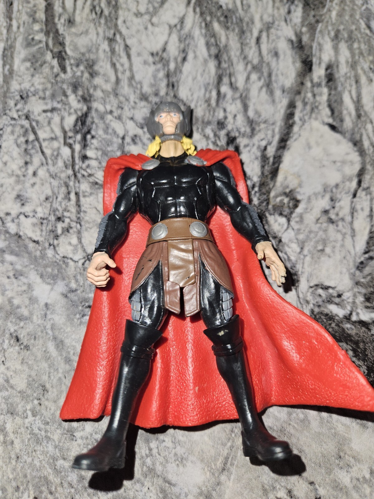 Thor The Dark World 4in Hasbro Action Figure 2013 No Accessories