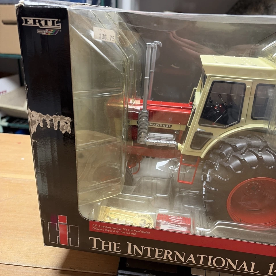 1/16 International Harvester 1468 Tractor With Canopy, Precision Key Series #3 - Image 4 of 4