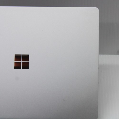 Microsoft Surface Laptop Go 1943 12.5 inch Intel i5 1035G1 8GB RAM 256GB SSD - Picture 12 of 16