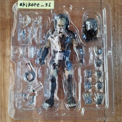 S.H. Monster Arts Predator Wolf Alien Vs Predator Bandai Action