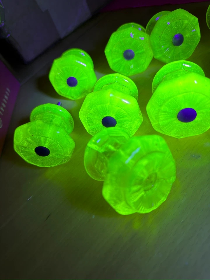 Antiguo juego de aparador Boston vidrio prensado uranio amarillo canario 8 imperio Foto 3 de 4