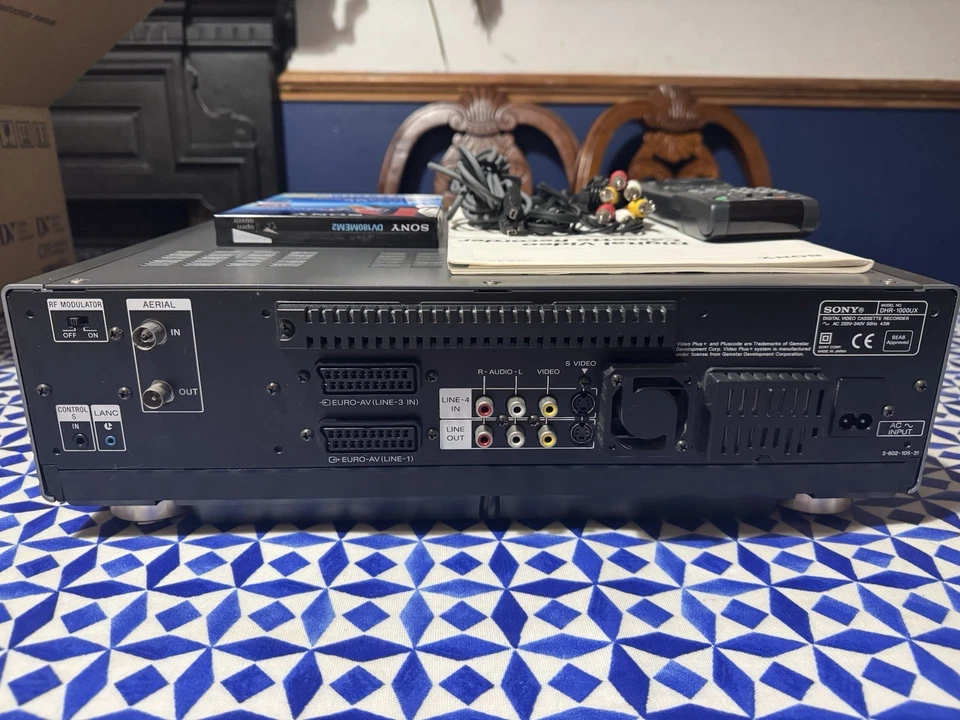 Sony DHR-1000UX Mini DV/DV Digital Video Cassette Recorder - Bild 2 von 4