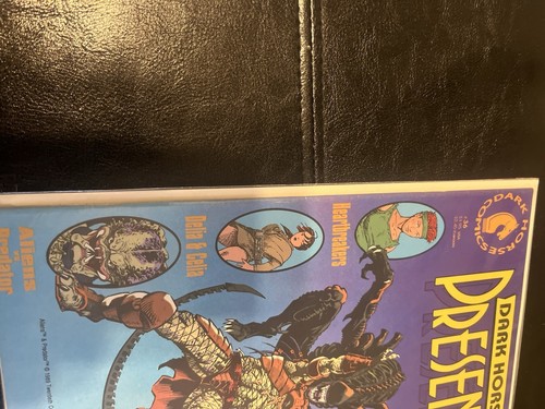 Dark Horse Presents #36 Cover Variante A 1st AvP - Bild 2 von 3