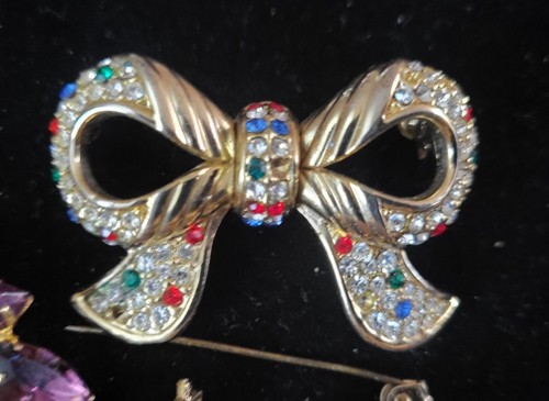 8 CT LOT VINTAGE COSTUME JEWELRY BROOCHES & PINS - Picture 2 of 10