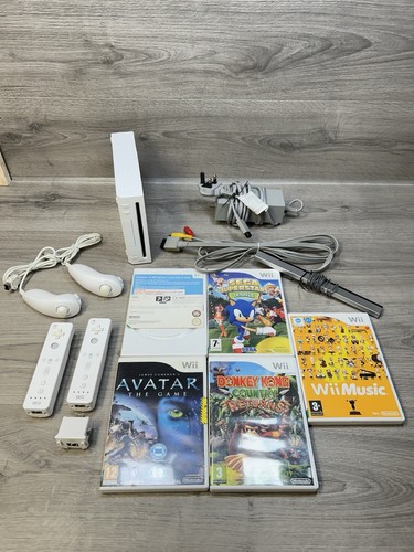 Nintendo Wii Konsole mit X5 Spielen, 2 Controllern, 2 Nunchucks komplett getestet