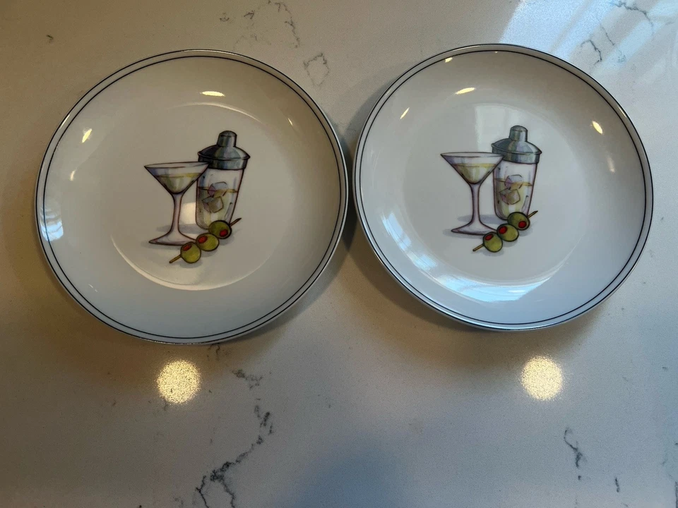 Boston Warehouse Cocktail Plates Set of 5 With A Pattern Of Martini's 6.5" 2003 - Image 2 of 4