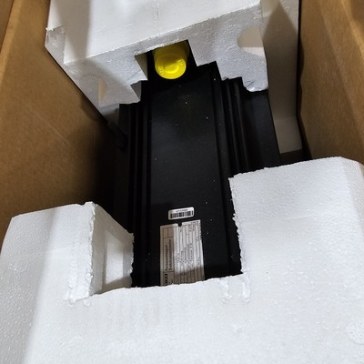Rexroth Indramat MAC117B-0-KS-4-C/130 Servo Motor