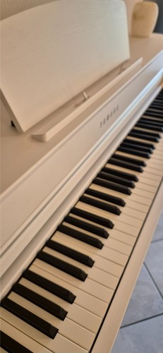 Yamaha CLP-635 WH - TOP-Zustand! Digital Piano Clavinova mit Klavierbank - Bild 5 von 7
